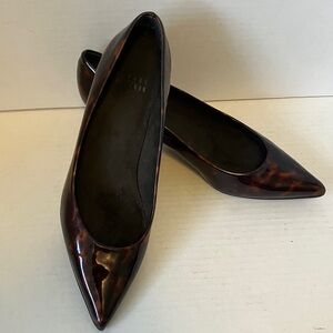 Stuart Weitzman Tortoiseshell Kitten Heel Pump (Size 6.5M)